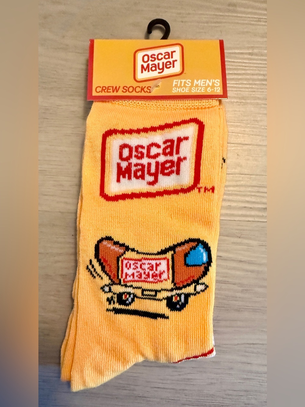 Oscar Mayer Weiner Mobile Crew Socks Sz 6-12 NWT Retro Yellow Unisex Nostalgia - Picture 1 of 4